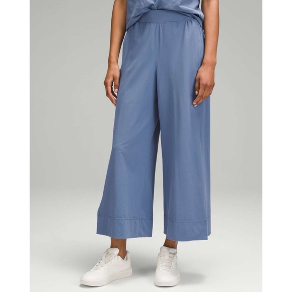 NWT Lululemon Stretch Woven High-Rise Wide-Leg Cropped Pant Oasis Blue - Picture 3 of 13